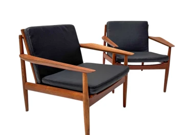 Two Mid-Century Modern Lounge Chairs by Arne Vodder for Glostrup, 1950s